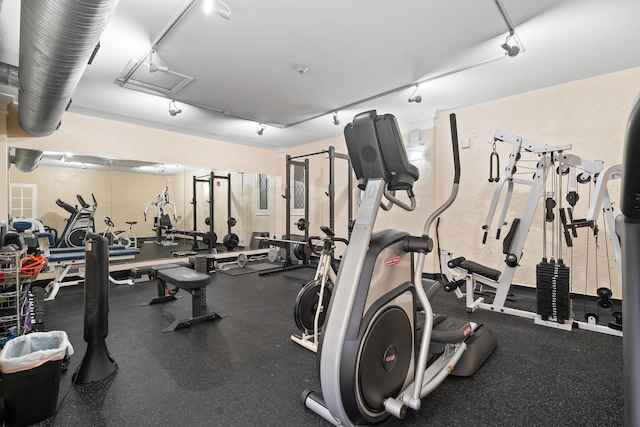 4240 N Clarendon Ave Unit 405S, Chicago, IL 60613 - view of gym