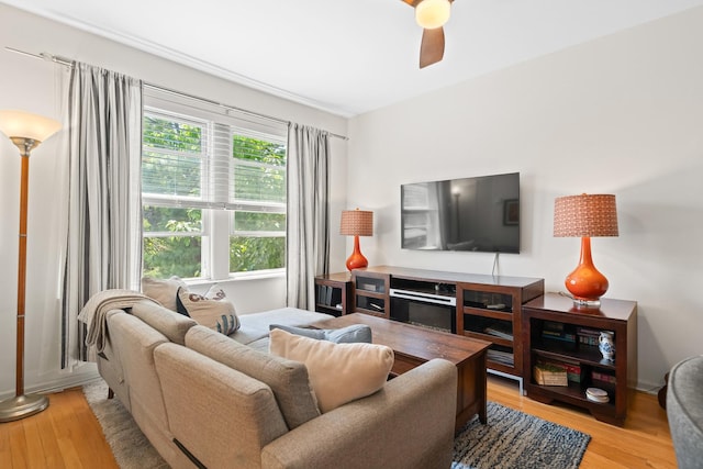 4240 N Clarendon Ave Unit 405S, Chicago, IL 60613 - living area with ceiling fan and wood finished floors