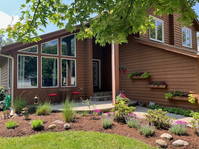 978 Merrimac Cir, Naperville, IL 60540 - view of front of house with a patio