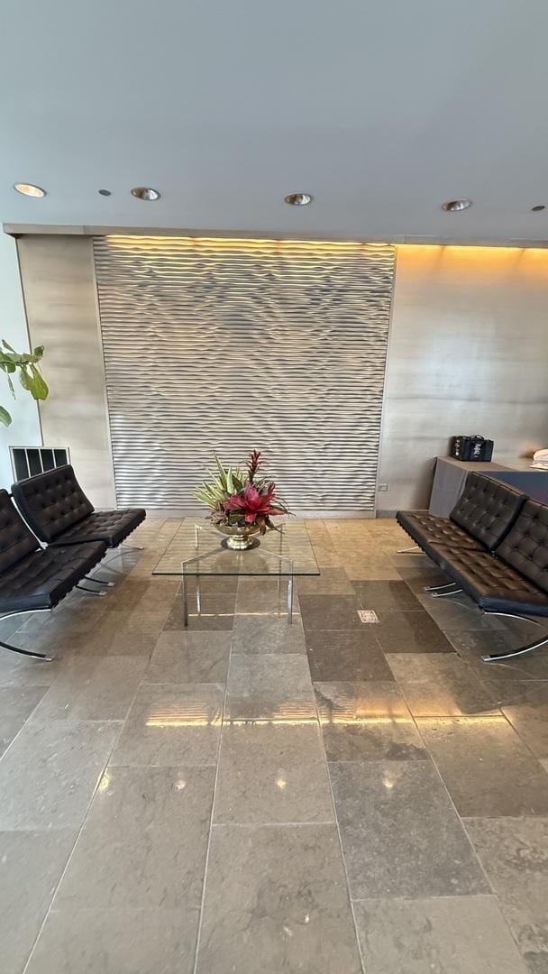 1841 S Calumet Ave Unit 2102, Chicago, IL 60616 - building lobby featuring recessed lighting