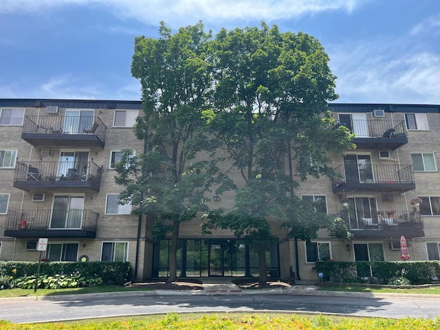 2315 E Olive St Unit 3G, Arlington Heights, IL 60004 - view of apartment building / complex