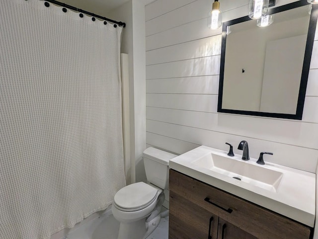 2315 E Olive St Unit 3G, Arlington Heights, IL 60004 - bathroom featuring vanity and a shower with shower curtain