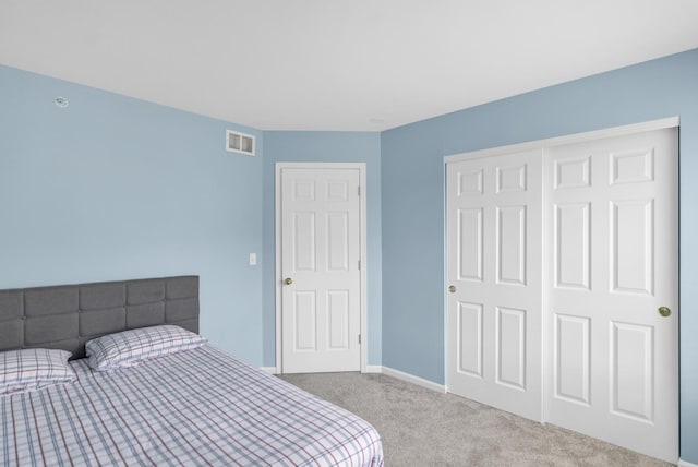 1850 Maureen Dr, Hoffman Estates, IL 60192 - bedroom with carpet and a closet
