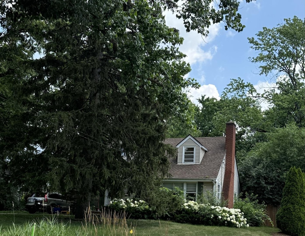 553 N Kenilworth Ave, Glen Ellyn, IL 60137 - photo 1