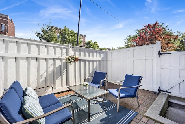 1315 W Webster Ave, Chicago, IL 60614 - fenced backyard with a patio