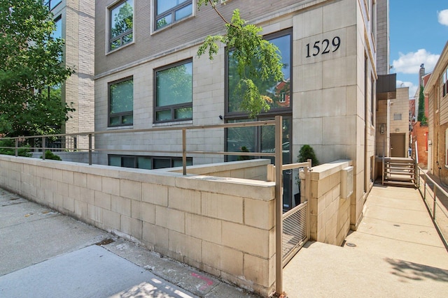 1529 W Chestnut St Unit 102, Chicago, IL 60642 - doorway to property