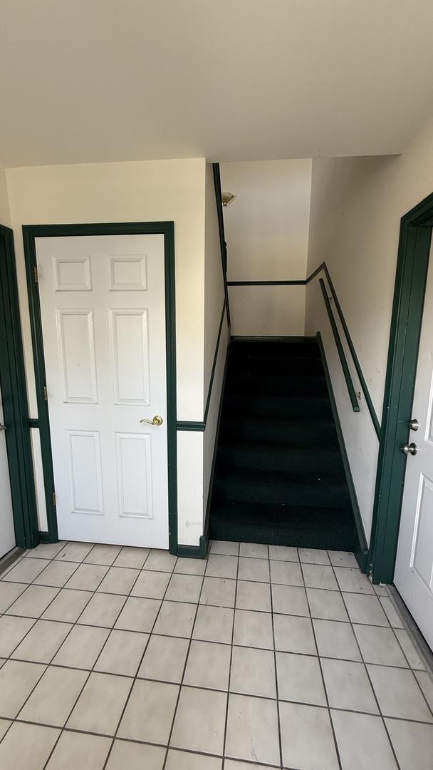 1411 Berta Dr Unit 2N, Crest Hill, IL 60403 - view of stairway