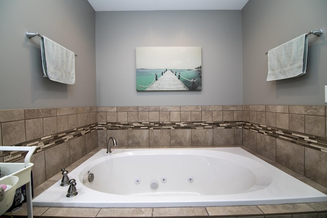 2225 Prairie Chase Dr, Bourbonnais, IL 60914 - full bathroom featuring a jetted tub