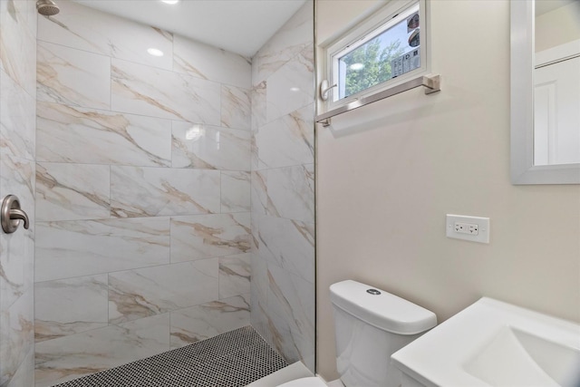 1706 S 9th Ave, Maywood, IL 60153 - bathroom featuring a tile shower and vanity