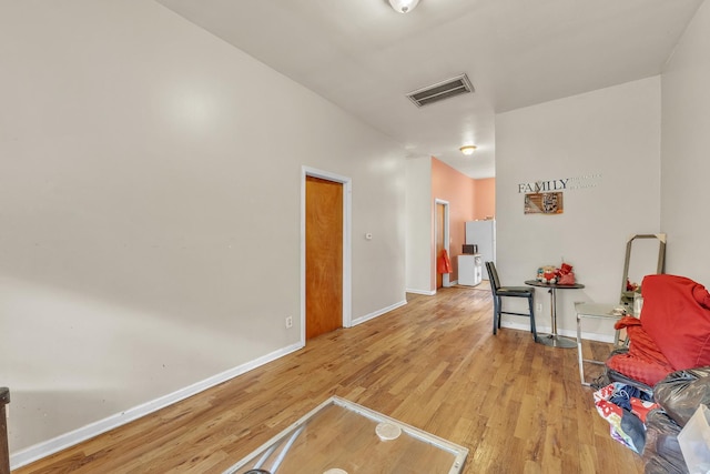 5347 S Racine Ave, Chicago, IL 60609 - living area featuring wood finished floors and baseboards
