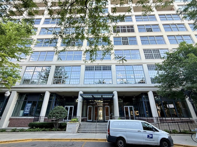 900 N Kingsbury St Unit 861, Chicago, IL 60610 - view of building exterior