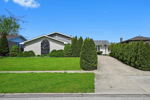 14424 S Pheasant Ln, Homer Glen, IL 60491 - view of front facade featuring a front yard and brick siding