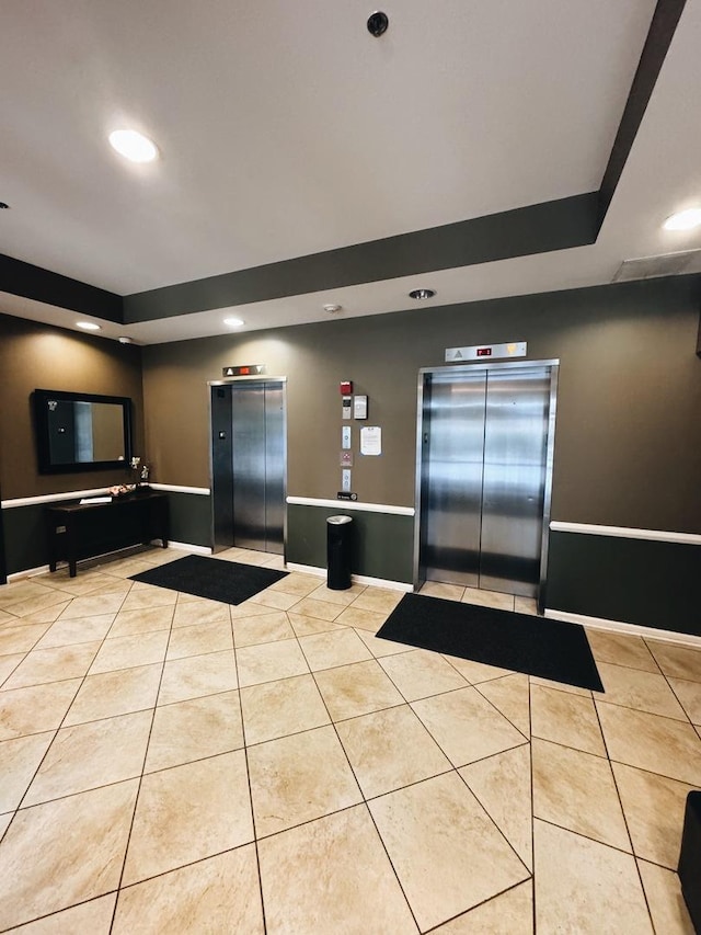 656 Pearson St Unit 512C, Des Plaines, IL 60016 - common area with recessed lighting