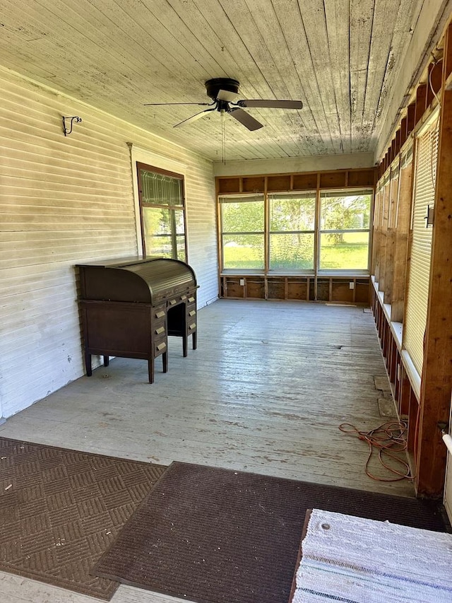 605 Washington St, Prophetstown, IL 61277 - sunroom / solarium with a ceiling fan