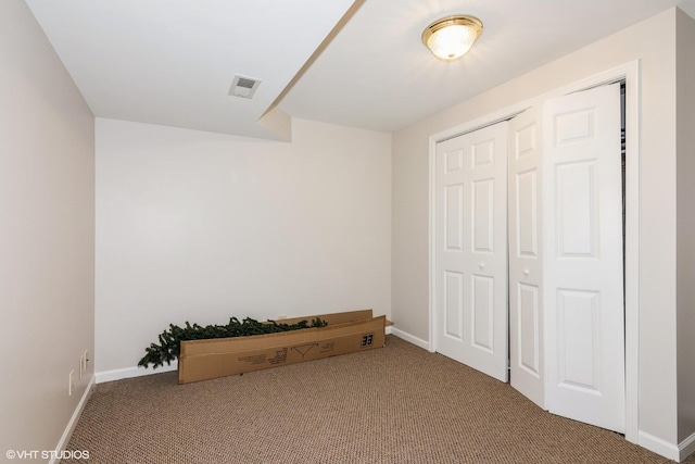 202 Woodboro Dr, West Chicago, IL 60185 - interior space featuring baseboards and a closet