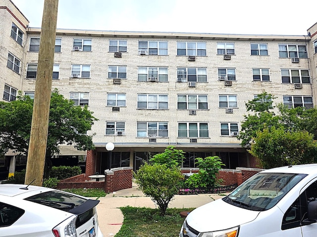 6040 N Troy St Unit 306, Chicago, IL 60659 - photo 1