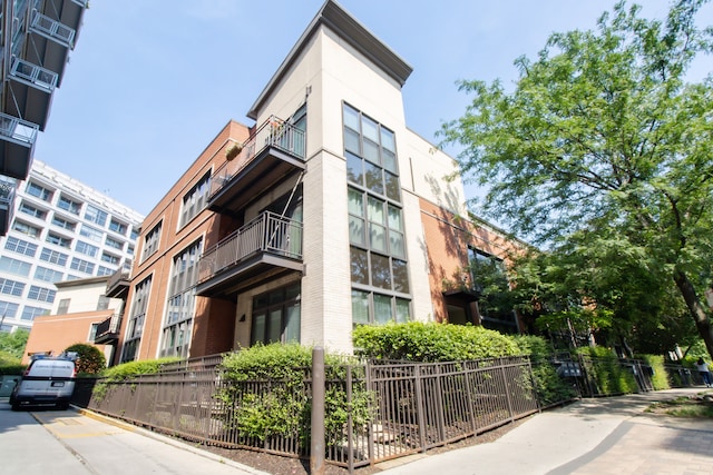 906 N Larrabee St Unit A, Chicago, IL 60610 - photo 1