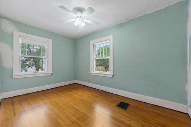 2326 Hancock St, Rockford, IL 61103 - unfurnished room with hardwood / wood-style floors and ceiling fan