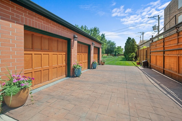 925 E 49th St, Chicago, IL 60615 - view of garage