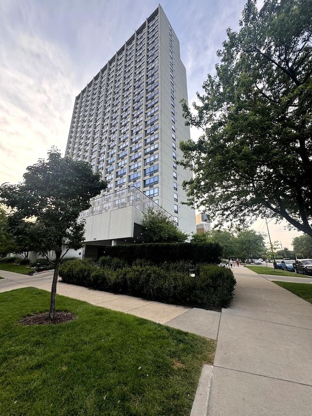 5100 N Marine Dr N Unit 16E, Chicago, IL 60640