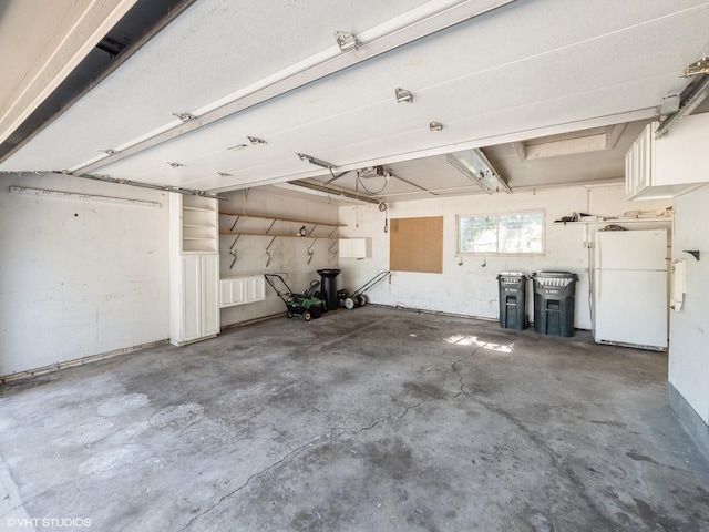 235 S Cedar St, Palatine, IL 60067 - garage featuring freestanding refrigerator