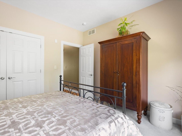 7681 Highlands Dr, Rockford, IL 61102 - bedroom featuring carpet flooring and a closet