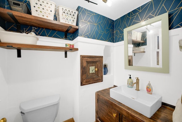 9146 S Hamilton Ave, Chicago, IL 60643 - bathroom with vanity and wallpapered walls