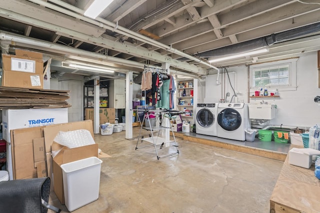 321 W Chebanse Ave, Chebanse, IL 60922 - below grade area with washer and clothes dryer and a sink