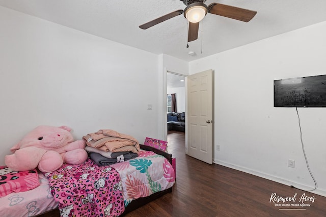 245 N 6th Ave, Kankakee, IL 60901 - bedroom with wood finished floors and ceiling fan