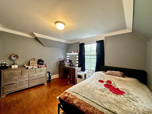 39 Leonard St, Elgin, IL 60123 - bedroom with vaulted ceiling and wood finished floors