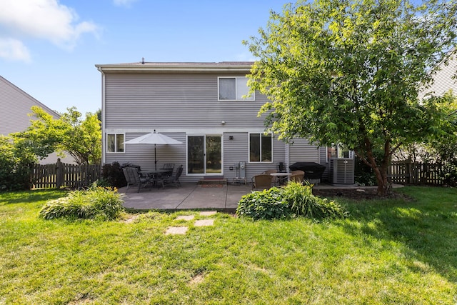 1356 Geneva Ln, Cary, IL 60013 - back of property featuring a patio area
