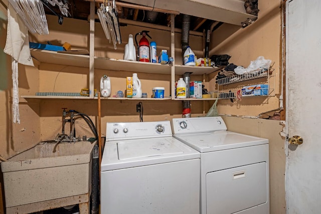 125 E Robinhood Way, Bolingbrook, IL 60440 - washroom featuring washing machine and clothes dryer