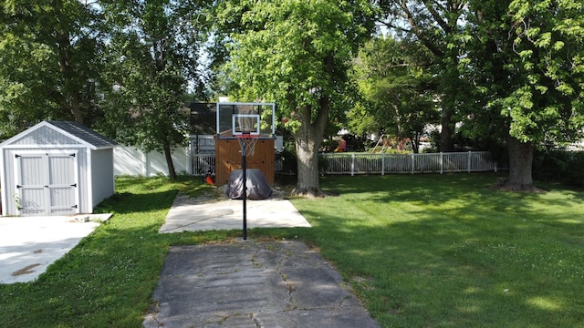 240 E 3rd Ave, Clifton, IL 60927 - view of yard featuring a storage shed