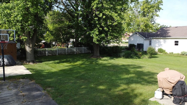 240 E 3rd Ave, Clifton, IL 60927 - view of yard