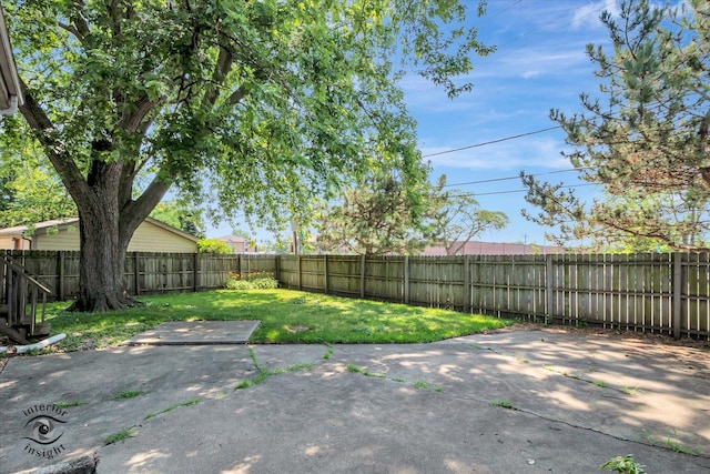 7235 174th Pl, Tinley Park, IL 60477 - fenced backyard featuring a patio
