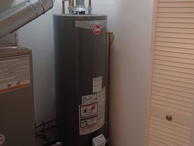 3114 W 163rd St, Markham, IL 60428 - utilities featuring gas water heater