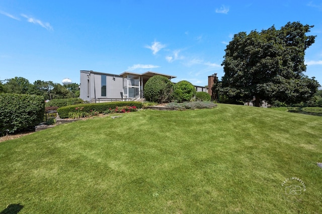 29W440 Emerald Green Dr Unit 25-F, Warrenville, IL 60555 - view of green lawn