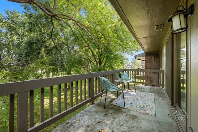 29W440 Emerald Green Dr Unit 25-F, Warrenville, IL 60555 - view of balcony