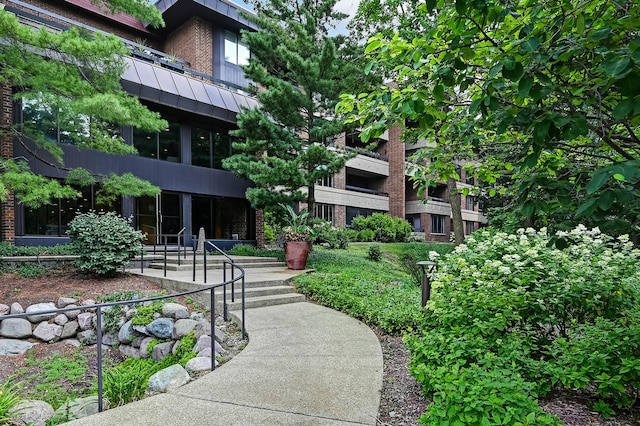 1409 Burr Oak Rd Unit 111A, Hinsdale, IL 60521 - photo 2