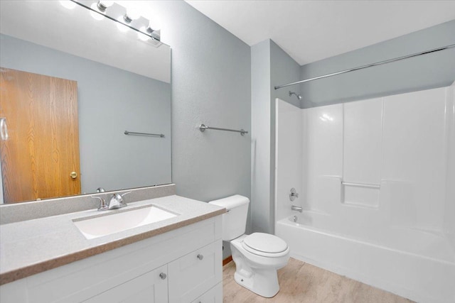 390 Madeline Trl, Rockford, IL 61107 - full bath with wood finished floors, vanity, and shower / bathtub combination