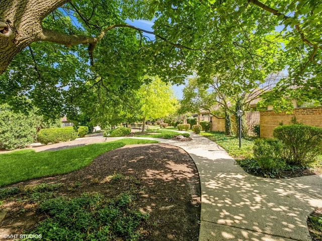 534 E Main St, Barrington, IL 60010 - surrounding community
