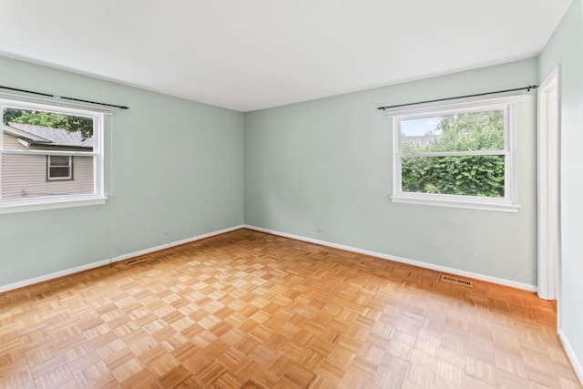 57 Kenilworth Ave, Elk Grove Village, IL 60007 - empty room with plenty of natural light