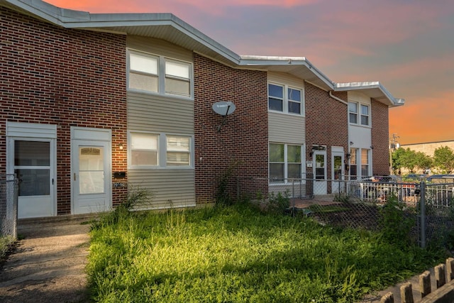 2059 Pine St Unit D, Des Plaines, IL 60018 - back of property with brick siding