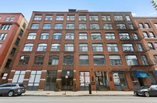 215 W Illinois St Unit 4C, Chicago, IL 60654 - view of building exterior