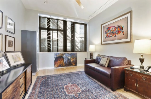 215 W Illinois St Unit 4C, Chicago, IL 60654 - living area with light wood-type flooring