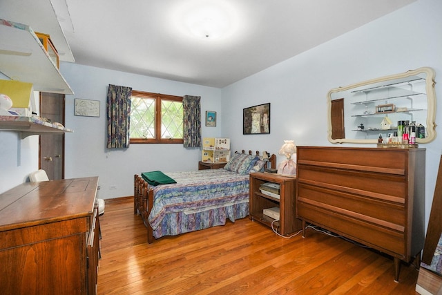 10S125 Springbrook Dr, Naperville, IL 60565 - bedroom featuring wood finished floors and baseboards