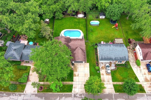 636 Cambridge Dr, Schaumburg, IL 60193 - drone / aerial view of a pool