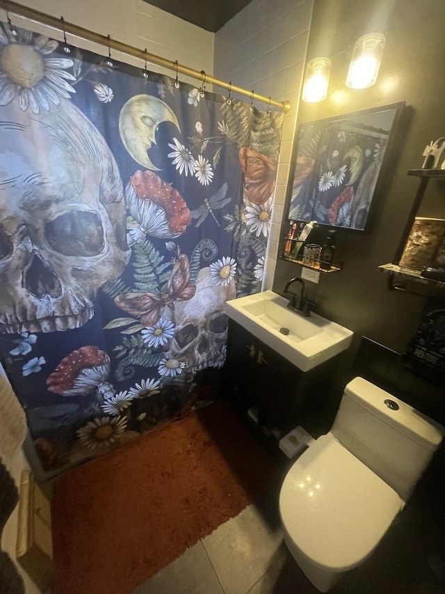 111 Earl Ave, Joliet, IL 60436 - bathroom with curtained shower and vanity
