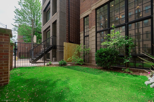 2418 N Southport Ave Unit 1, Chicago, IL 60614 - view of yard with stairs