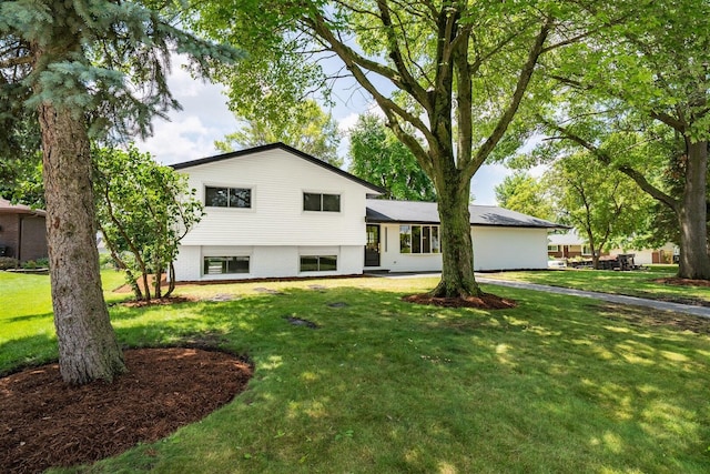 1717 Liston Ct, Normal, IL 61761 - tri-level home featuring a front yard
